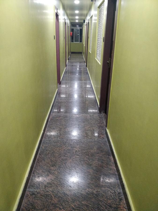 Oyo 16871 Anant Home Stay Shillong Eksteriør bilde