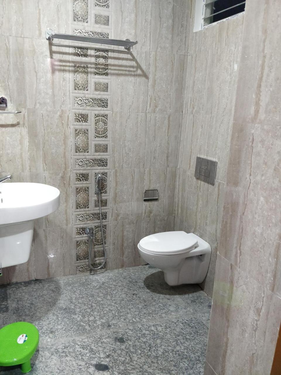 Oyo 16871 Anant Home Stay Shillong Eksteriør bilde