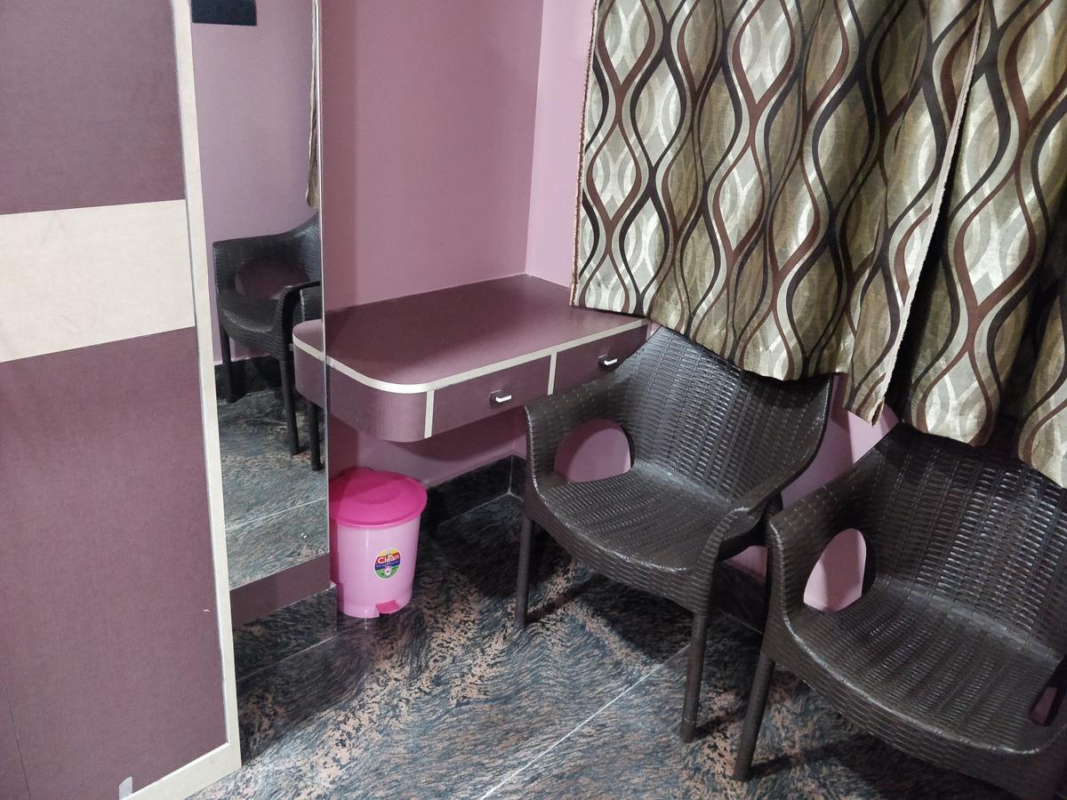 Oyo 16871 Anant Home Stay Shillong Eksteriør bilde